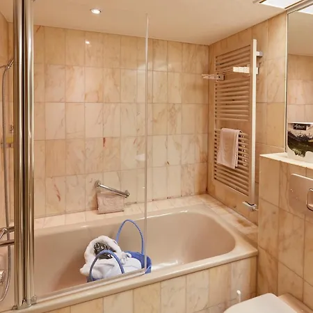Ermitage Wellness- & Spa-hotel 5* Гштад