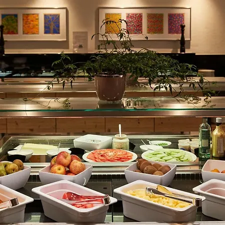 فندق Ermitage Wellness- & Spa-hotel غشتاد