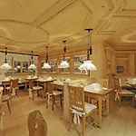 Ermitage Wellness- & Spa-hotel 5* Gstaad
