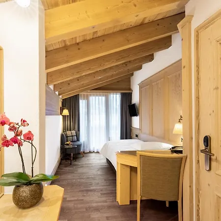 Ermitage Wellness- & Spa-hotel Otel 5*