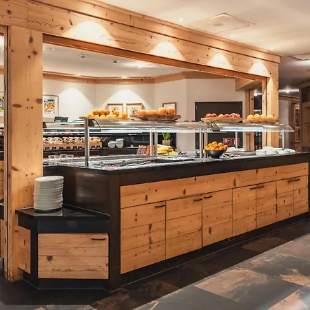 Ermitage Wellness- & Spa-hotel Otel Gstaad